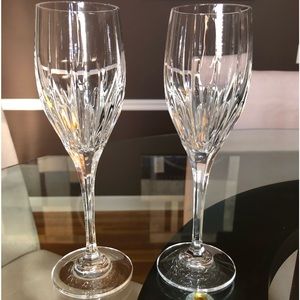 Mikasa Arctic Lights 2 Wine Glasses